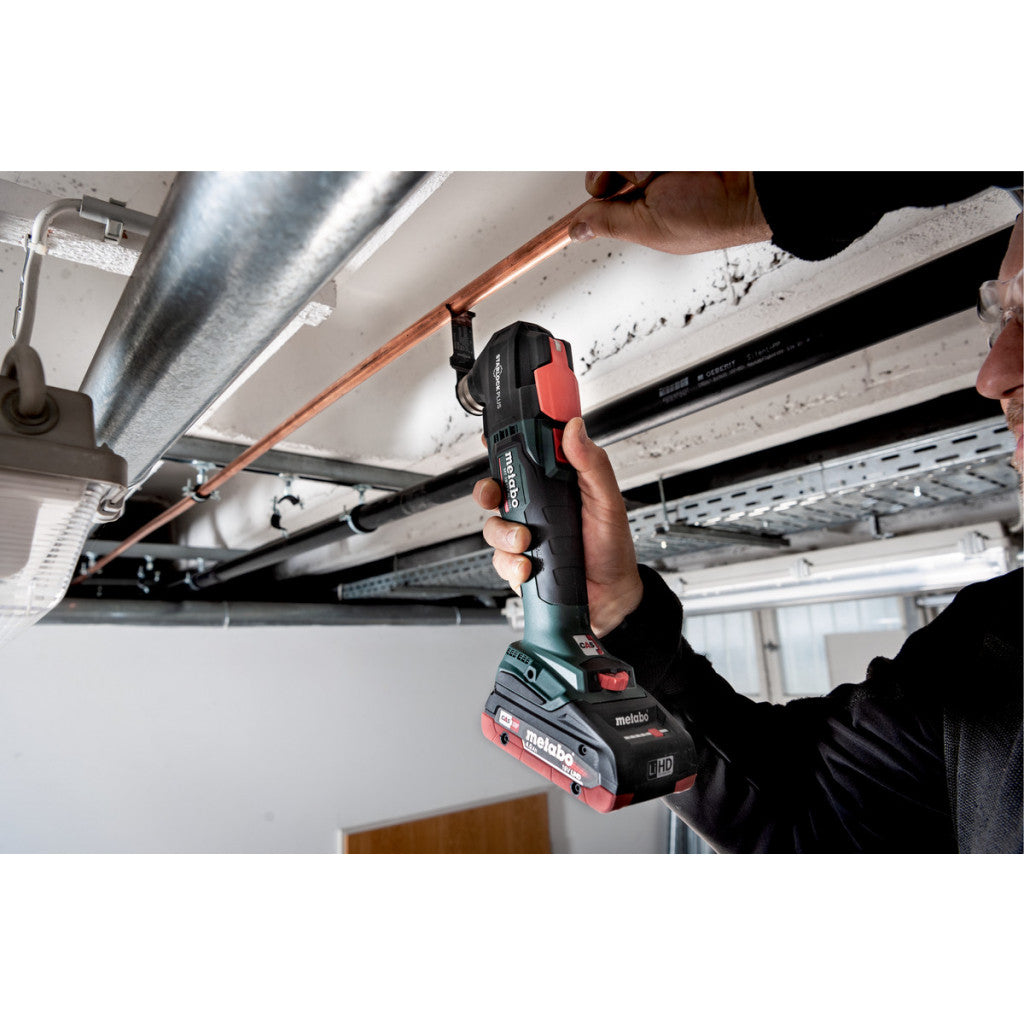 Мултишлайф акум. 18V METABO MT 18 LTX BL 2X4.0 AH - снимка 4