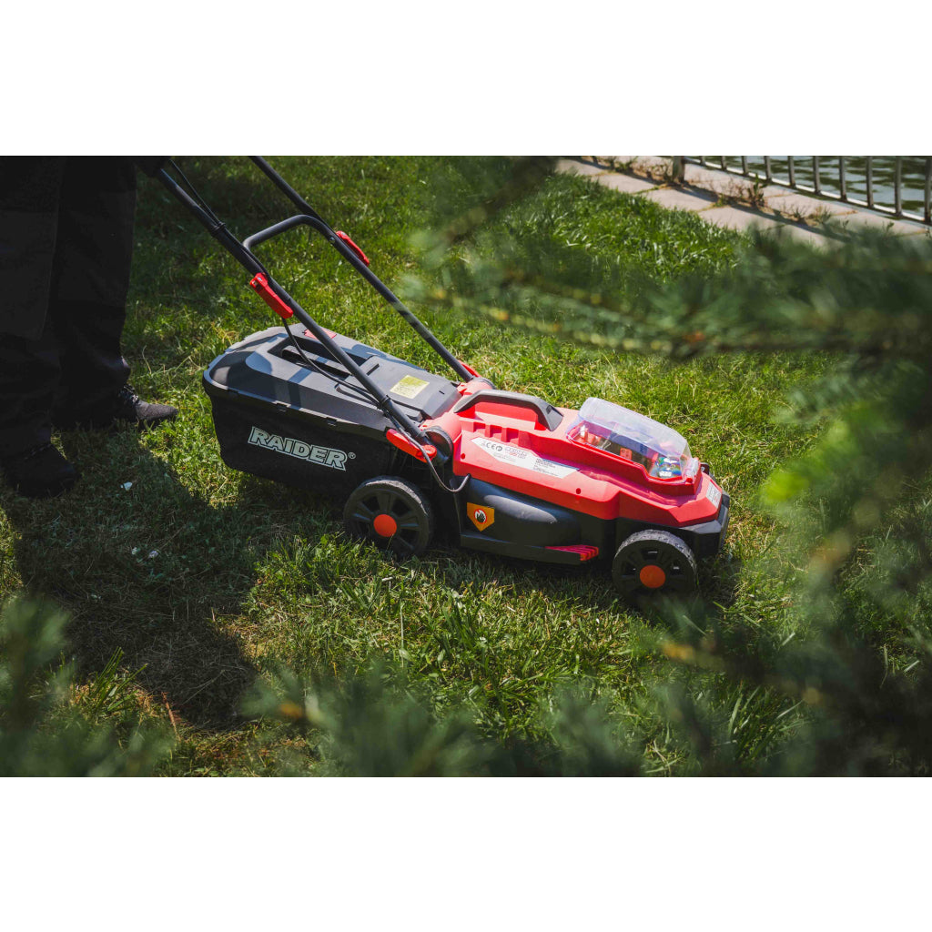 R20 Косачка безч. 33cm 35L 5нива Solo 150m2 RAIDER PRO RDP-BLM20 - снимка 7