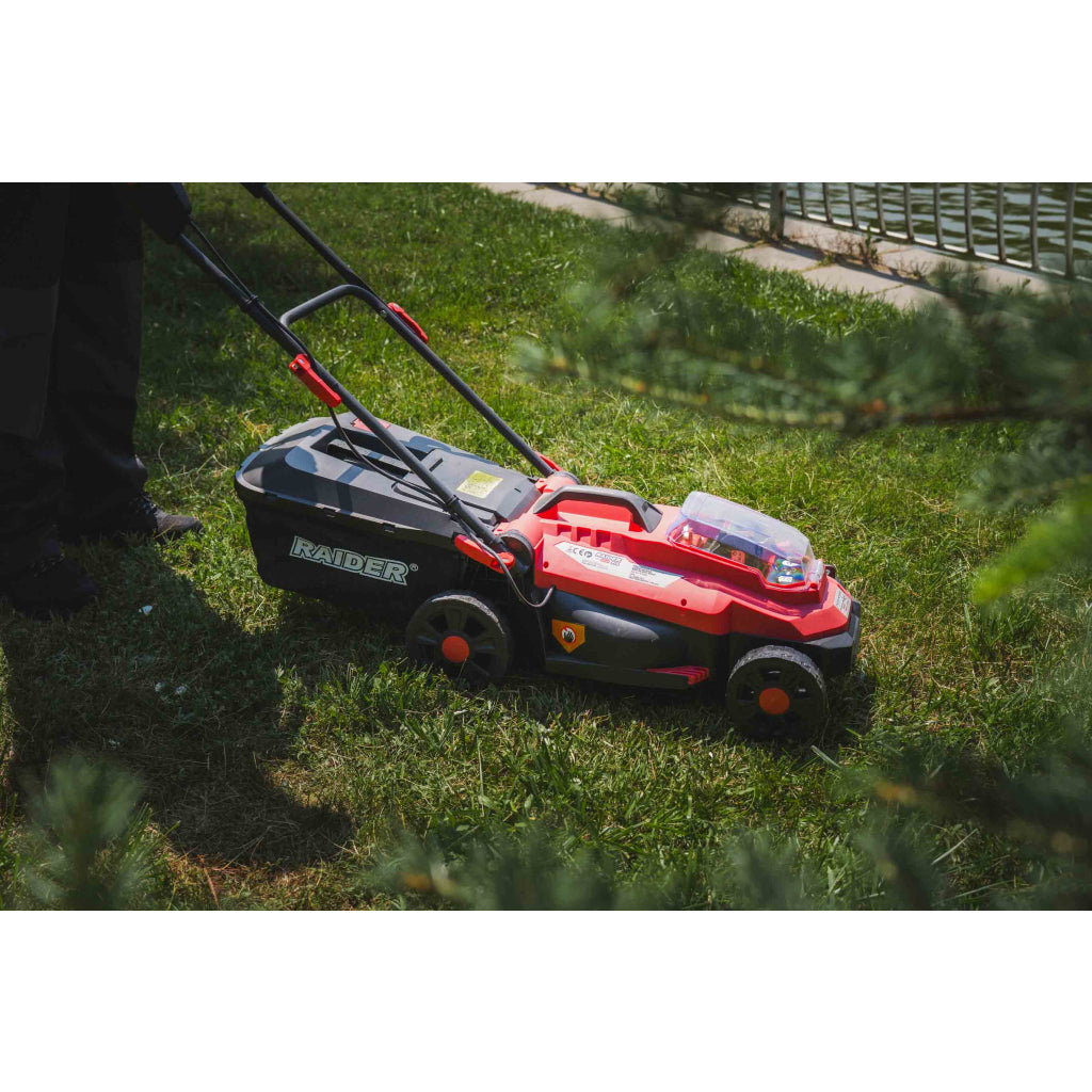 R20 Косачка безч. 33cm 35L 5нива Solo 150m2 RAIDER PRO RDP-BLM20 - снимка 10
