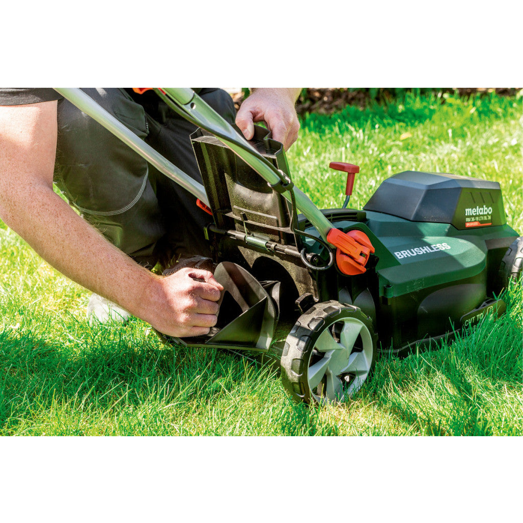Косачка акум. 36cm 45L METABO RM 36-18 LTX BL 36 SOLO - снимка 10