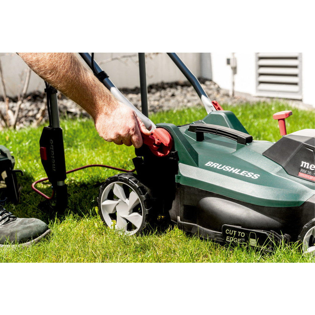 Косачка акум. 36cm 45L METABO RM 36-18 LTX BL 36 SOLO - снимка 14
